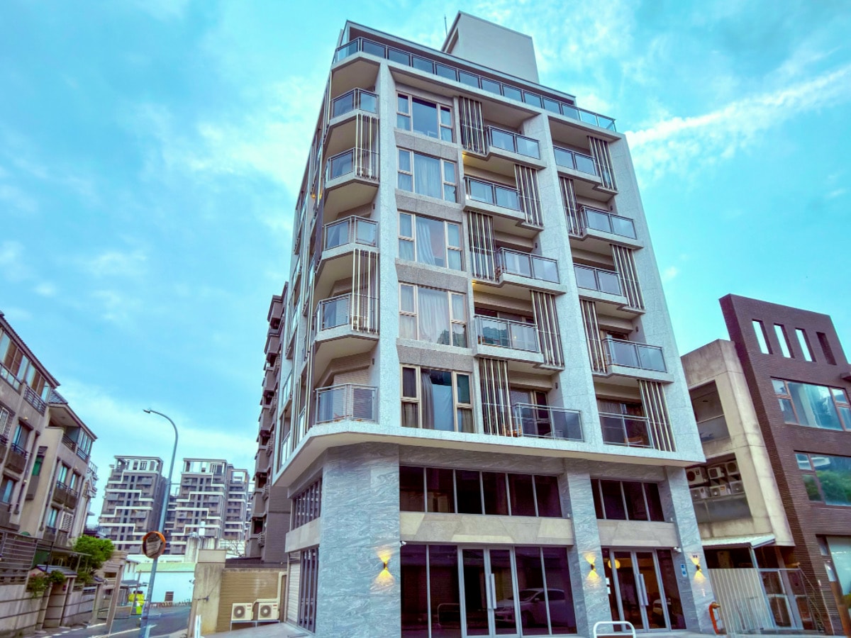 ❤旅宿分享❤【蟬說：旭樹・寓所Hotel Arbol Taichung】台中住宿推薦｜全新開幕城市旅宿！自助入住＋每房獨立陽台，東海商圈旁的質感慢旅
