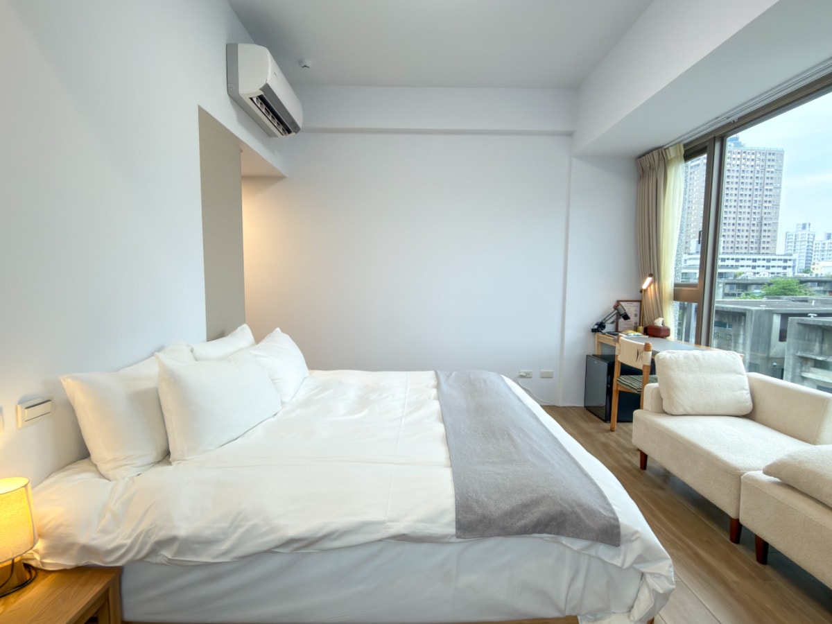 ❤旅宿分享❤【蟬說：旭樹・寓所Hotel Arbol Taichung】台中住宿推薦｜全新開幕城市旅宿！自助入住＋每房獨立陽台，東海商圈旁的質感慢旅