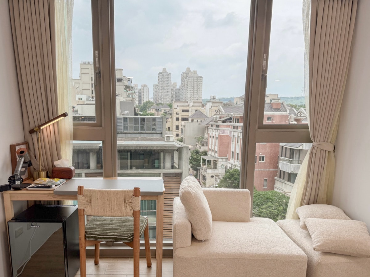 ❤旅宿分享❤【蟬說：旭樹・寓所Hotel Arbol Taichung】台中住宿推薦｜全新開幕城市旅宿！自助入住＋每房獨立陽台，東海商圈旁的質感慢旅