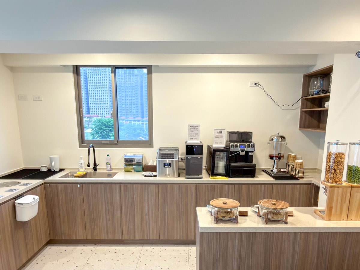 ❤旅宿分享❤【蟬說：旭樹・寓所Hotel Arbol Taichung】台中住宿推薦｜全新開幕城市旅宿！自助入住＋每房獨立陽台，東海商圈旁的質感慢旅