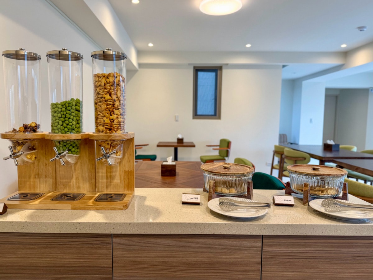 ❤旅宿分享❤【蟬說：旭樹・寓所Hotel Arbol Taichung】台中住宿推薦｜全新開幕城市旅宿！自助入住＋每房獨立陽台，東海商圈旁的質感慢旅