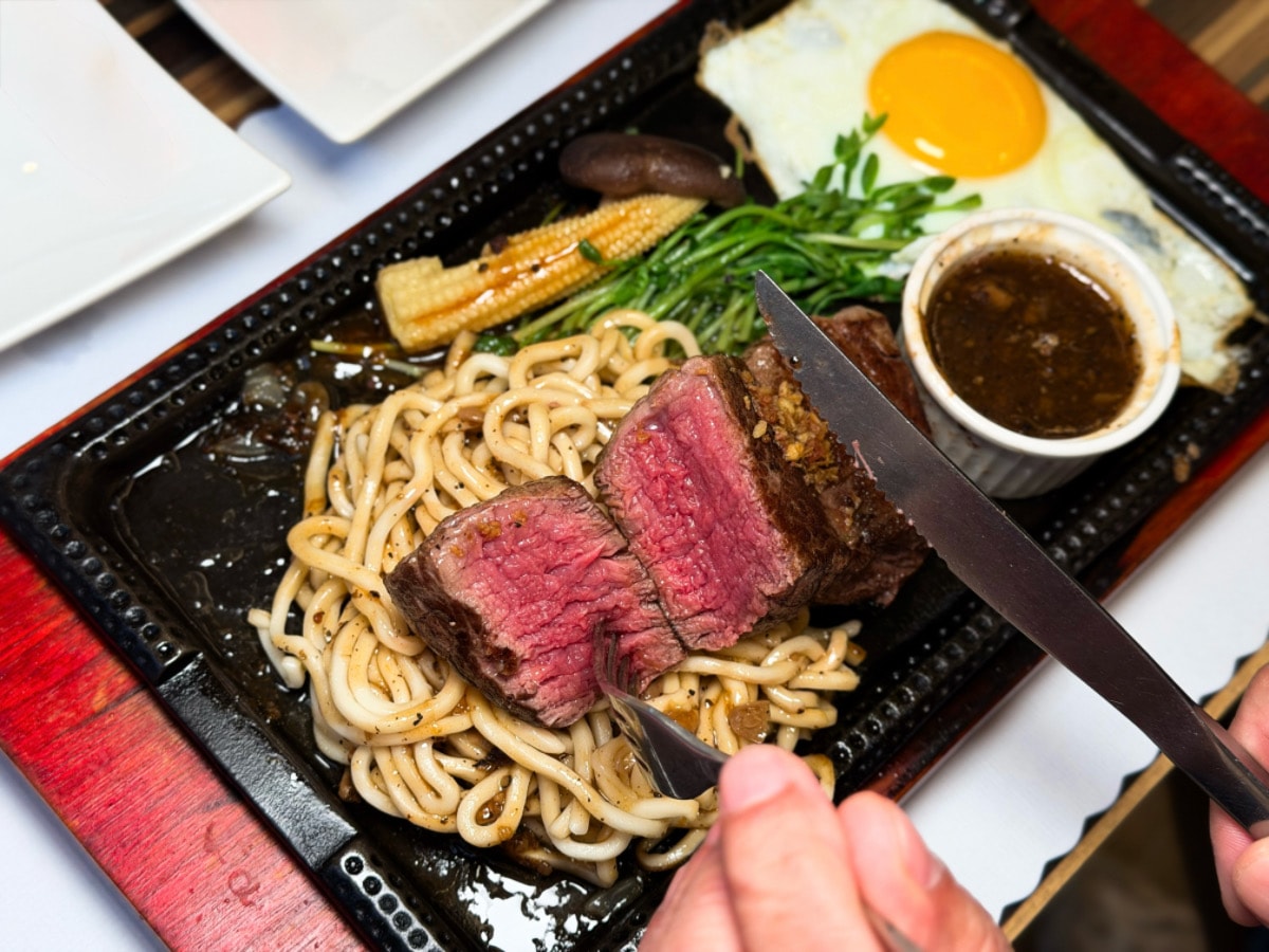 ❤美食分享❤【MIO米歐牛排館】宜蘭在地人激推｜平價牛排推薦，套餐一路吃到甜點，還有特約停車場超方便！