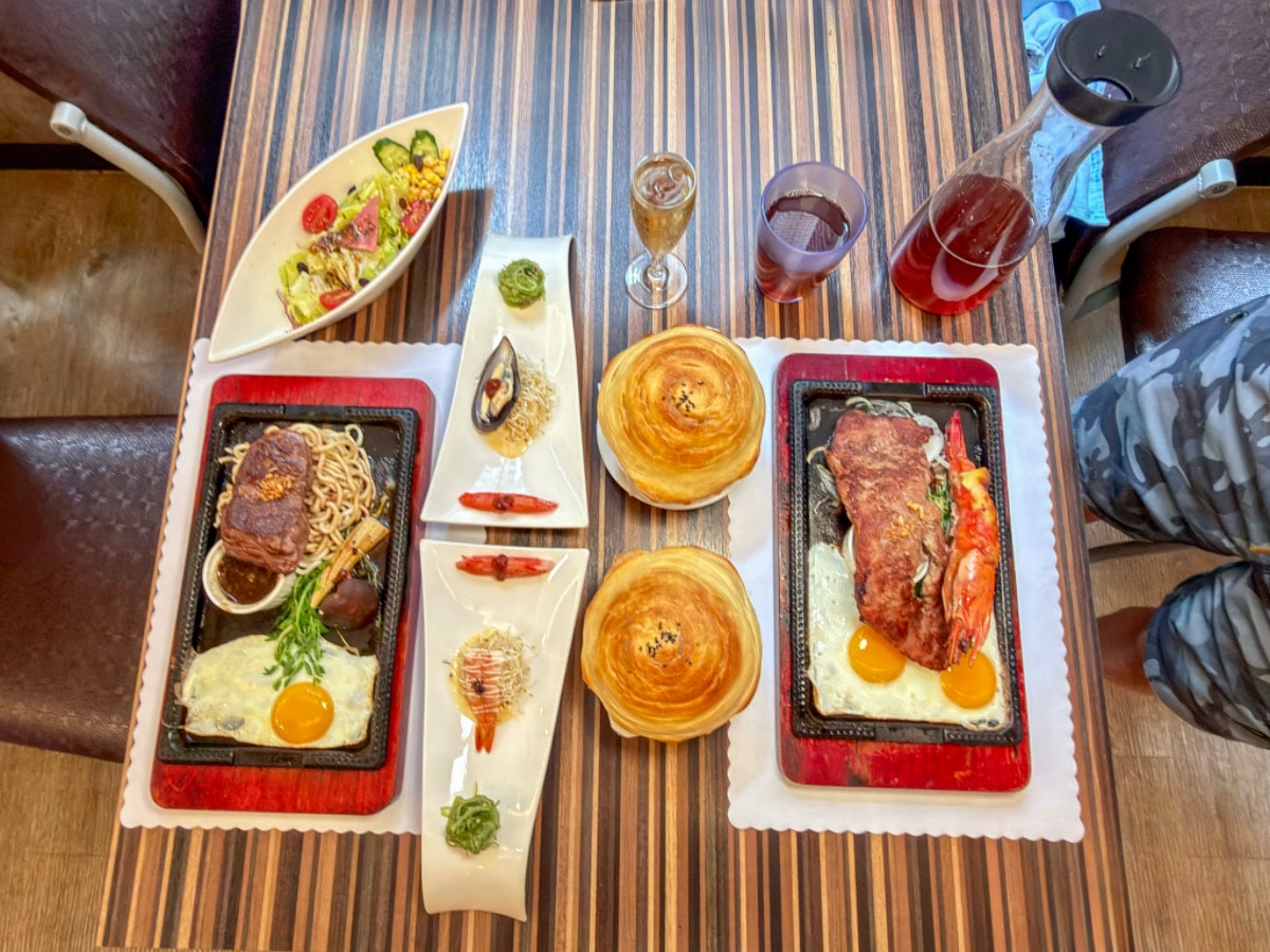 ❤美食分享❤【MIO米歐牛排館】宜蘭在地人激推｜平價牛排推薦，套餐一路吃到甜點，還有特約停車場超方便！