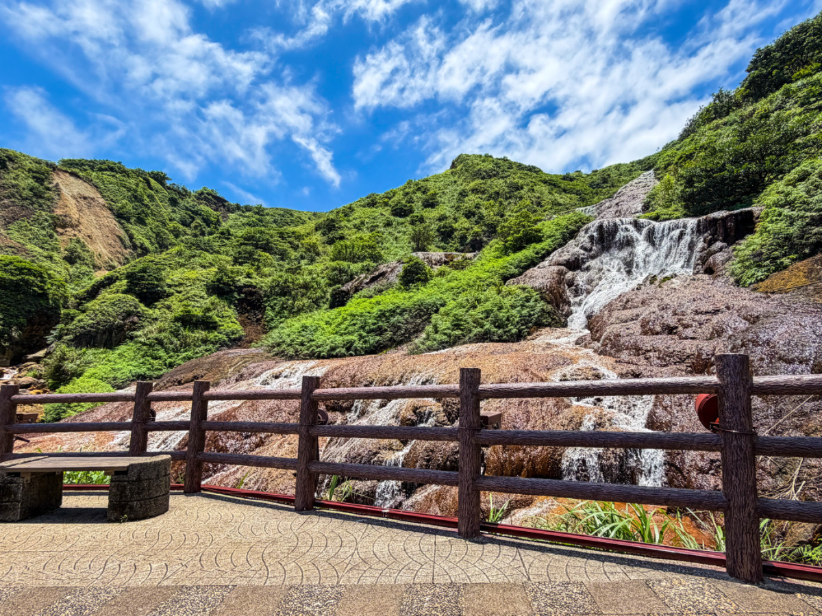 ❤旅宿分享❤【金瓜石 l 逸境 184 l 靜心系包棟旅宿】山壁共生的靜謐藏身處，住進金瓜石老宅包棟聽雨看山海