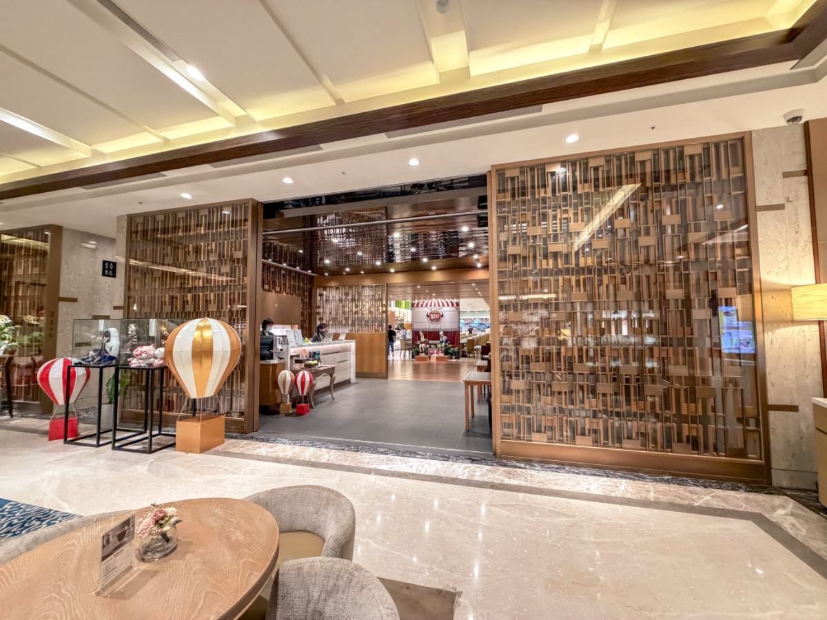❤旅宿分享❤【台北六福萬怡酒店】南港住宿推薦！四鐵共構雙大床客房、在地早餐與空中花園開箱